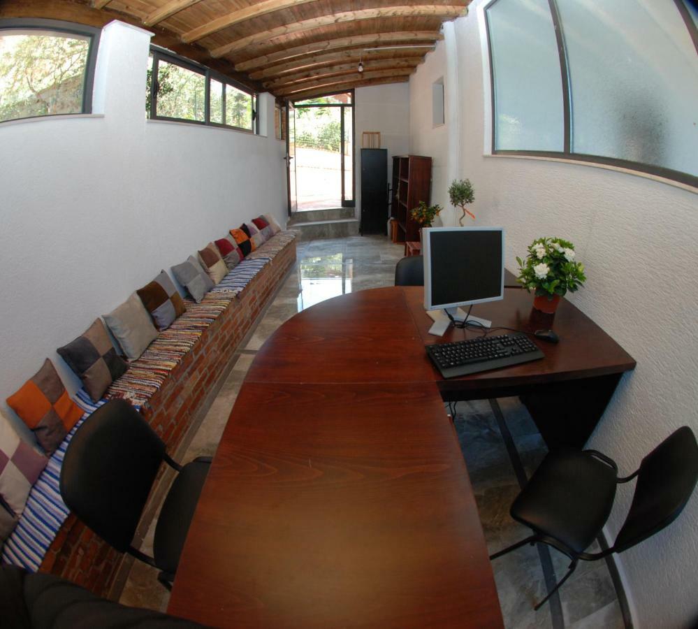 Wallaby Hostel Saranda Dış mekan fotoğraf