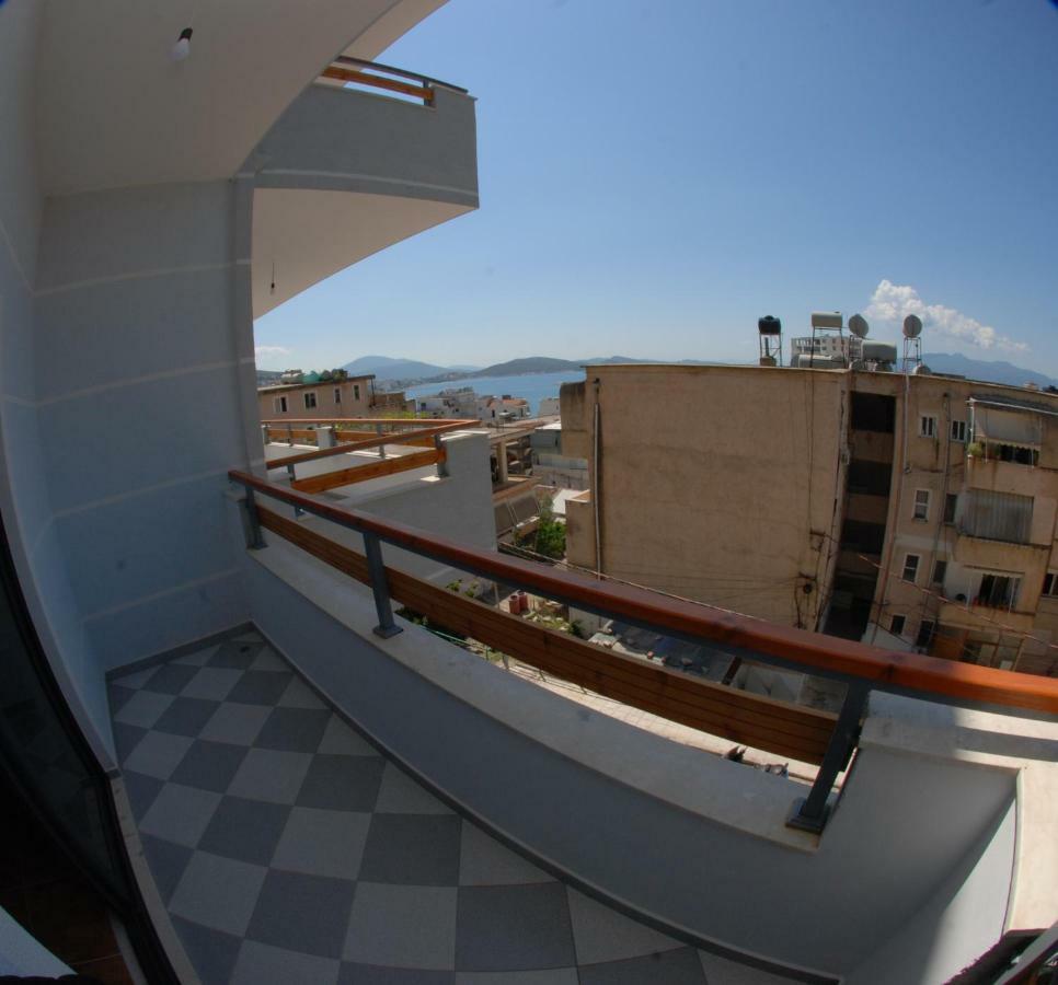 Wallaby Hostel Saranda Dış mekan fotoğraf